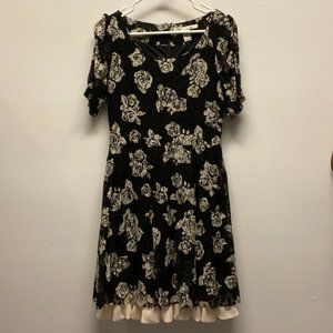 Gorgeous Holiday Lace Dress